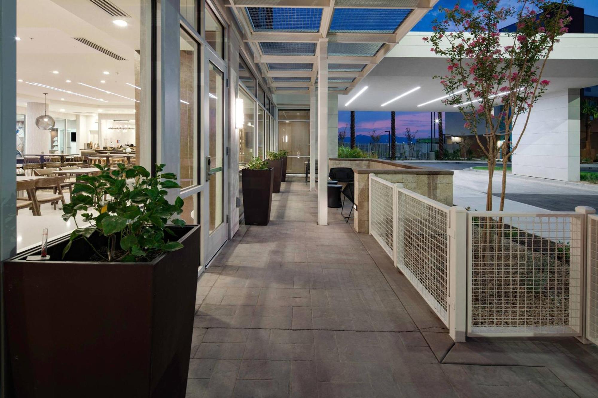 Springhill Suites By Marriott Phoenix Goodyear Exterior photo